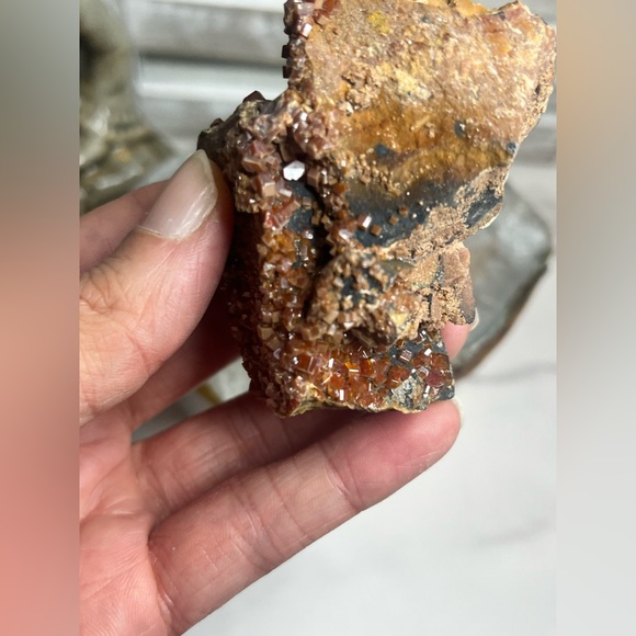 Vanadanite- Morocco 🇲🇦 - Picture 5 of 8